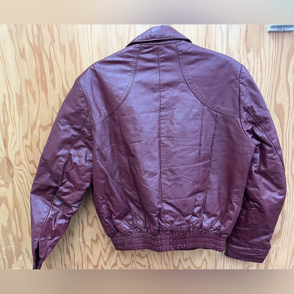 Burgundy leather jacket, bomber style, size large - Picture 2 of 4